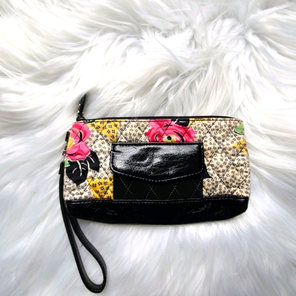 NWOT Vera Bradley Patchwork Wristlet